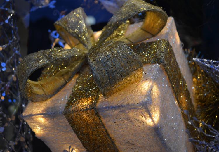 christmas_decorations_200592.jpg